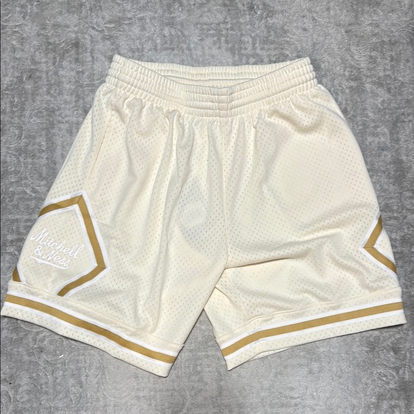 Mitchell & Ness Other - Mens Mitchell and Ness Diamond basketball shorts